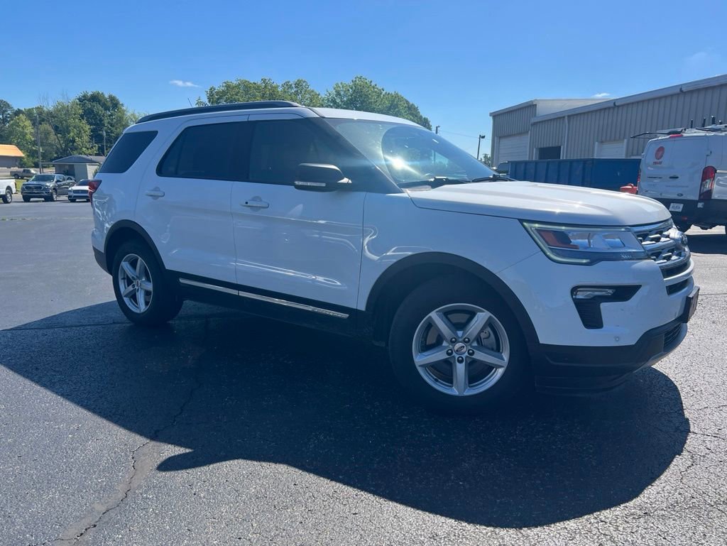 Used 2019 Ford Explorer XLT w/ Equipment Group 202A FWD image 2