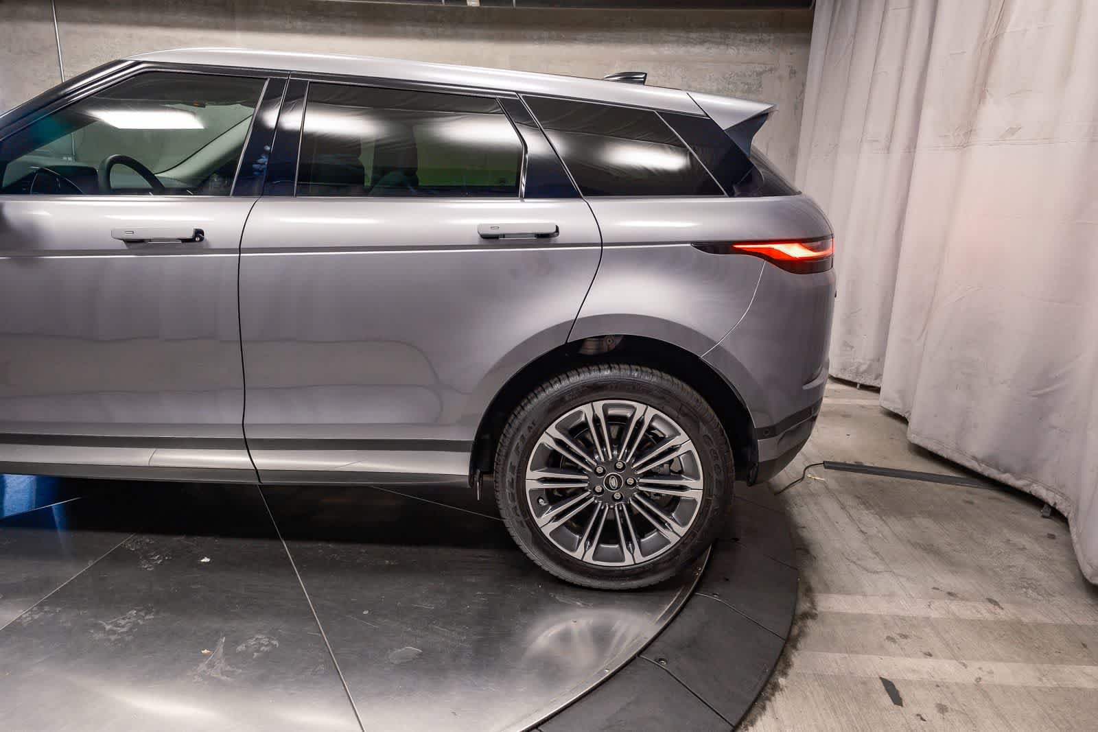 Used 2025 Land Rover Range Rover Evoque S AWD/4WD image 8