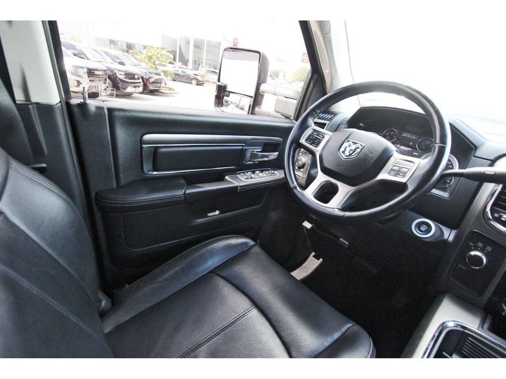 Used 2018 RAM 2500 Laramie w/ Sport Appearance Group AWD/4WD image 8