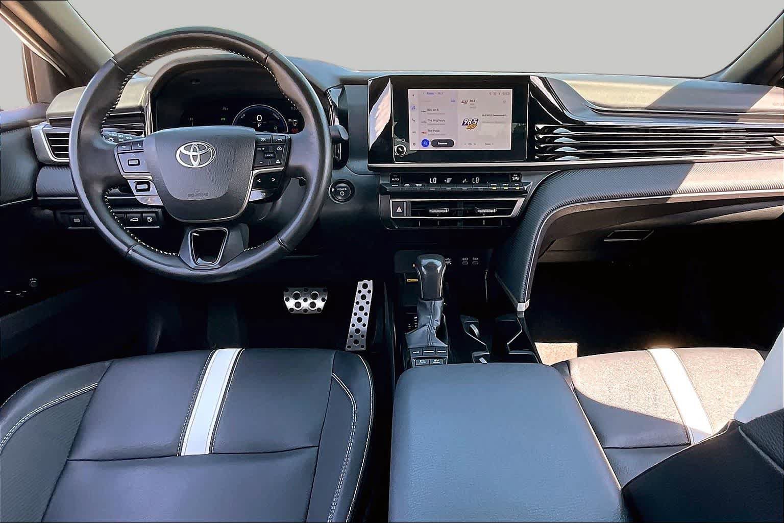 Used 2025 Toyota Camry SE FWD image 17