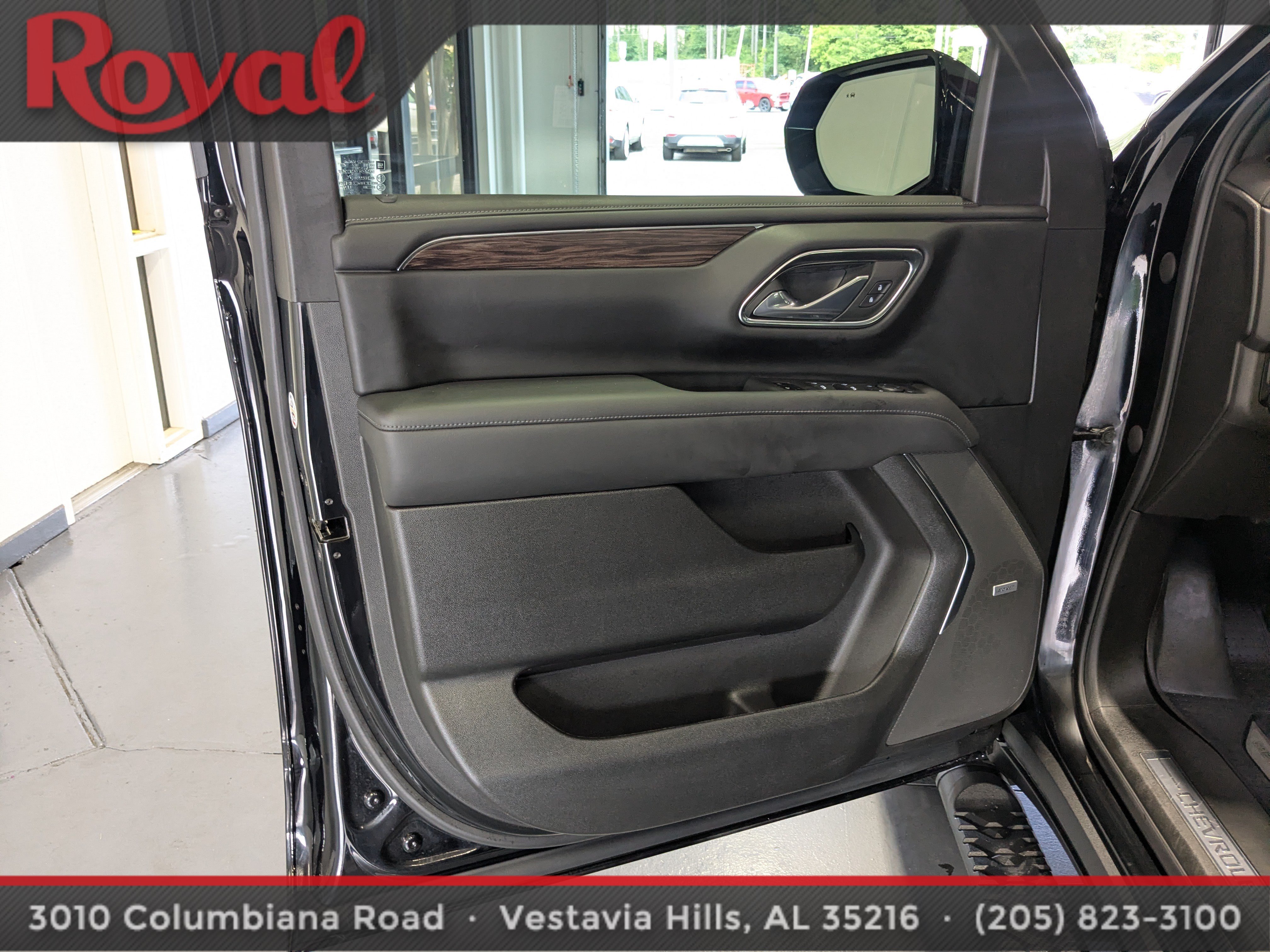 Used 2023 Chevrolet Tahoe Z71 w/ Luxury Package AWD/4WD image 20