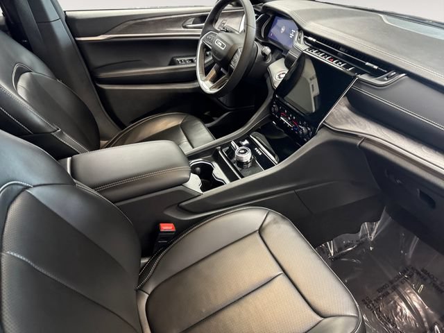 Used 2024 Jeep Grand Cherokee L Limited w/ Luxury Tech Group II AWD/4WD image 4