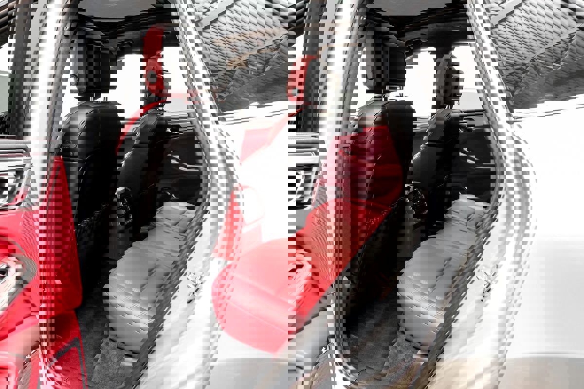 Used 2016 Porsche Macan Turbo AWD/4WD image 34