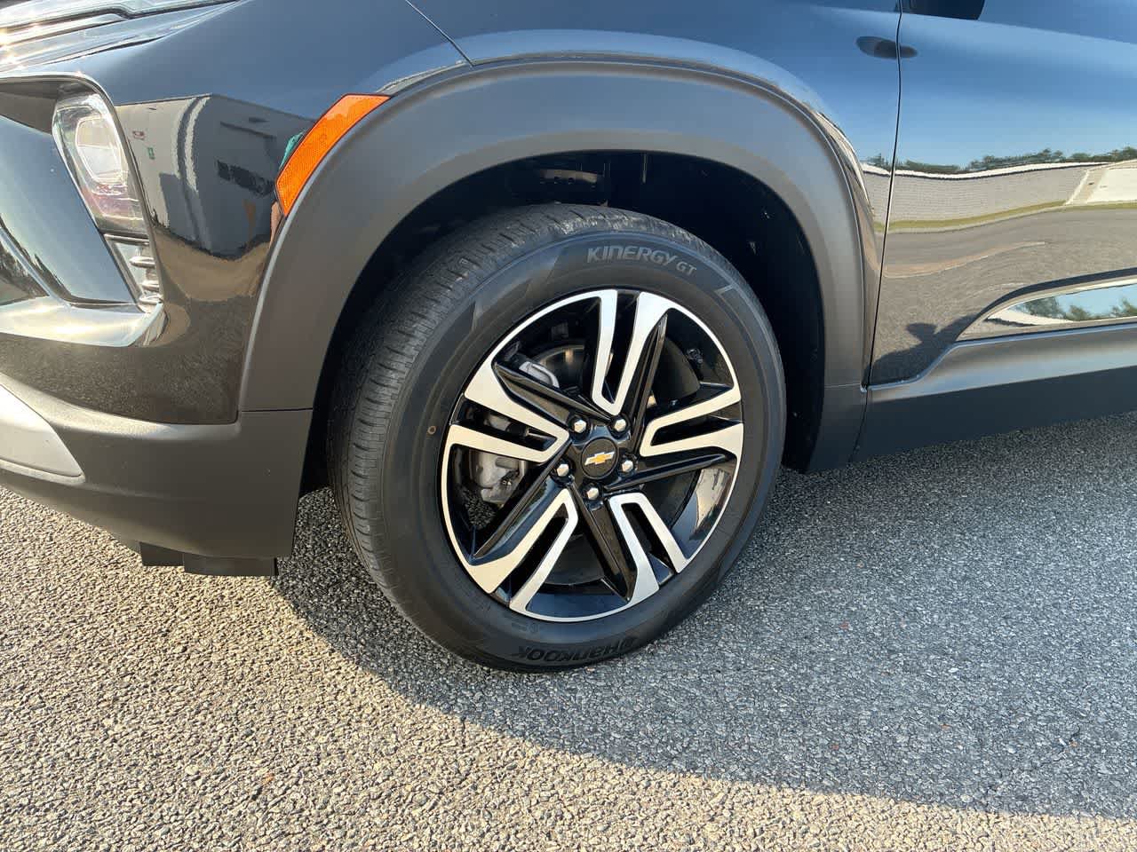 Used 2024 Chevrolet TrailBlazer LT w/ LT Cold Weather Package FWD image 30