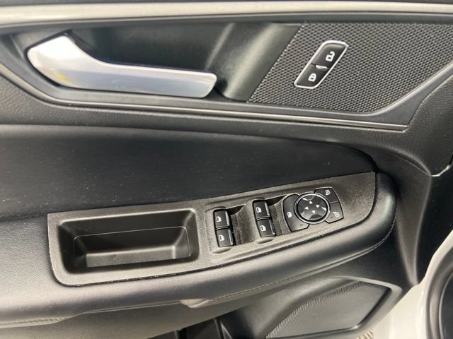 Used 2022 Ford Edge SE w/ Black Appearance Package AWD/4WD image 13