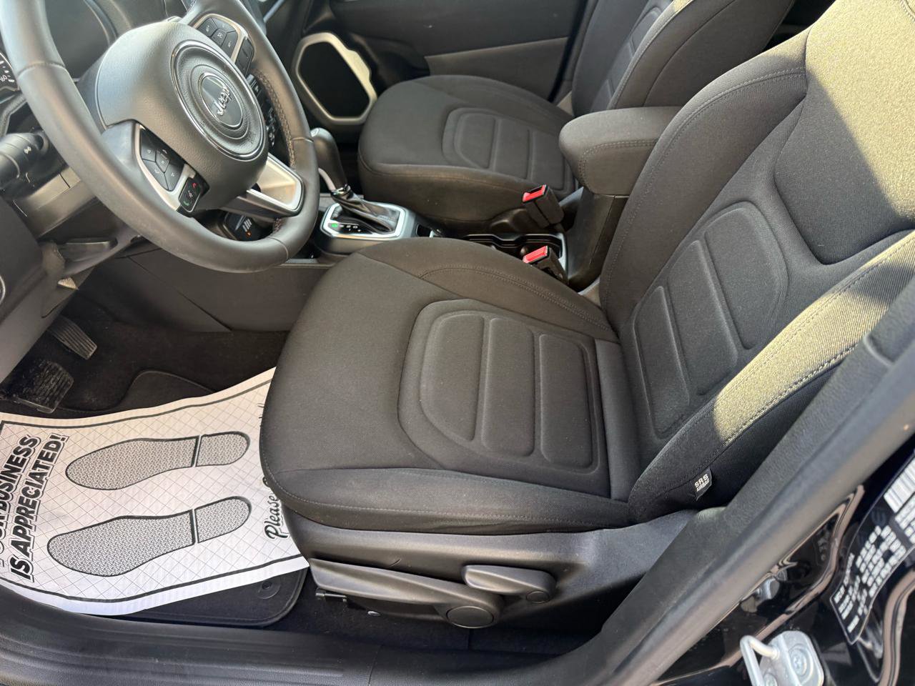 Used 2020 Jeep Renegade Latitude image 11