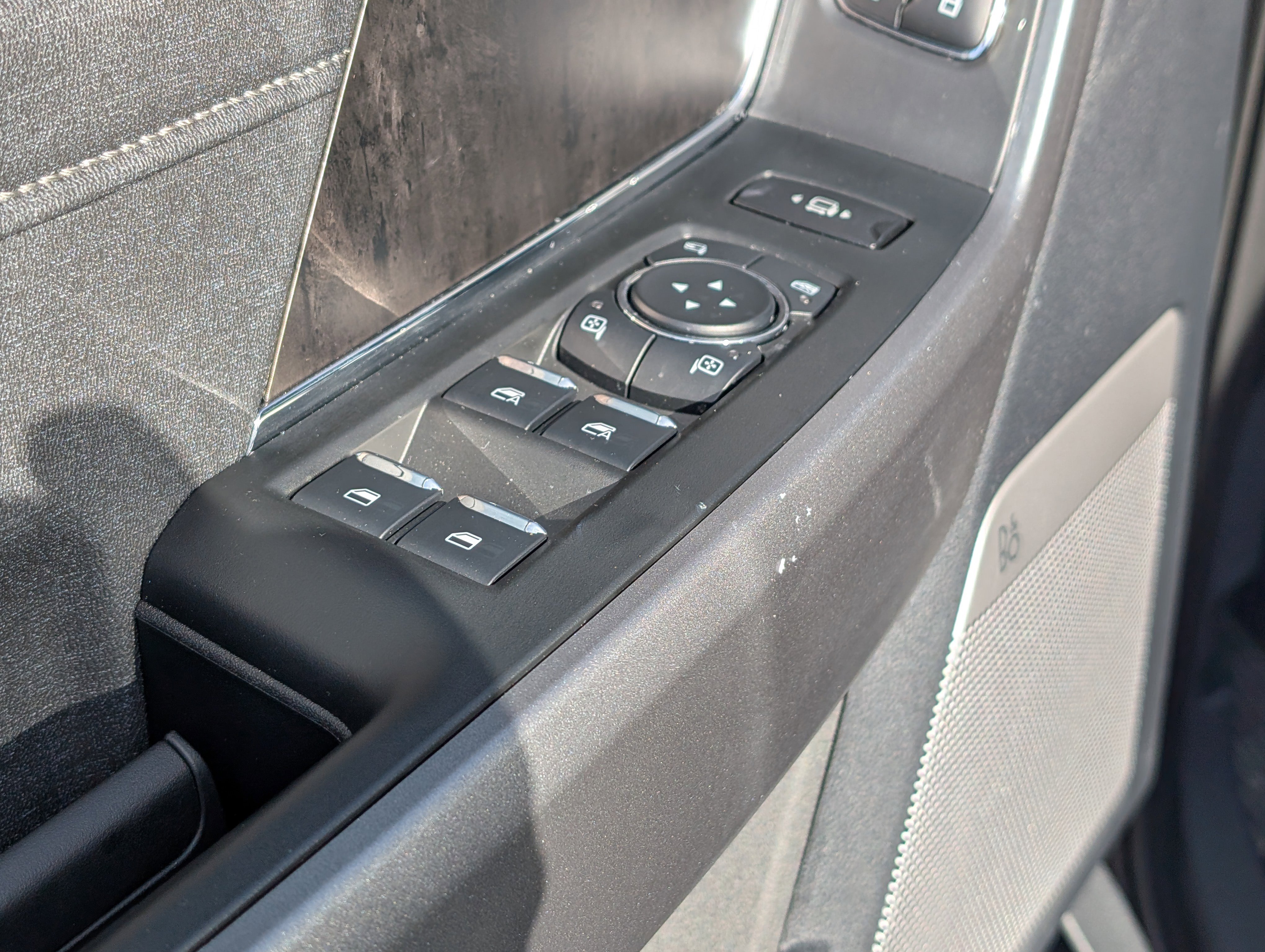 New 2026 Ford F250 Lariat w/ Black Appearance Package image 17