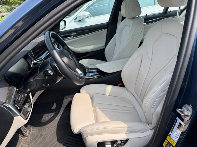 Used 2023 BMW 530e xDrive w/ Executive Package AWD/4WD image 4