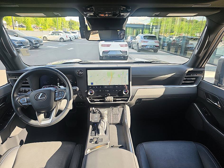 Used 2024 Lexus GX 550 w/ Accessory Package (2T) AWD/4WD image 32
