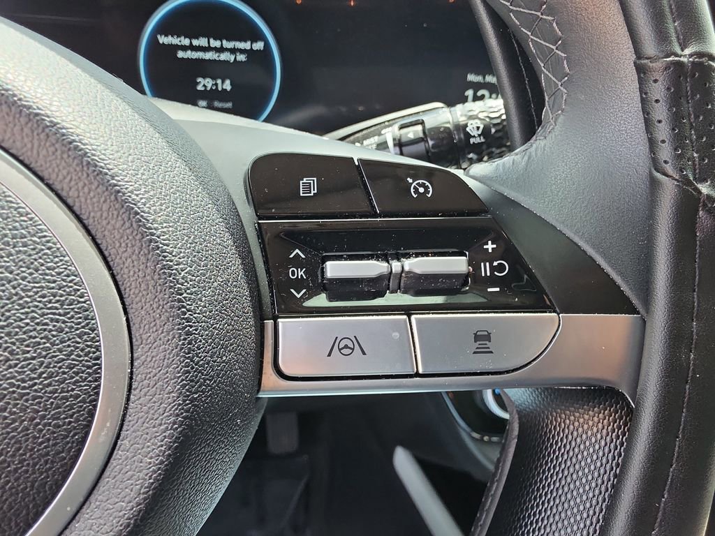 Used 2023 Hyundai Elantra Limited FWD image 22