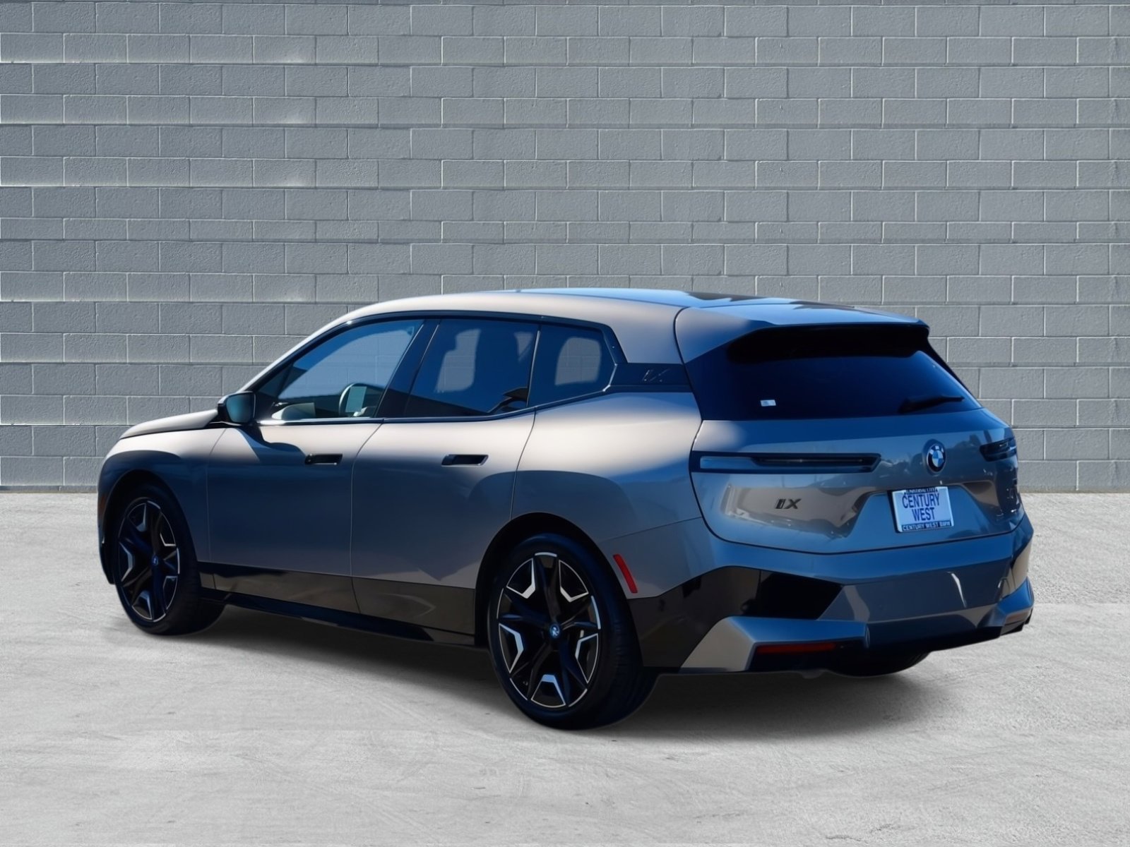 Used 2025 BMW iX M60 image 6