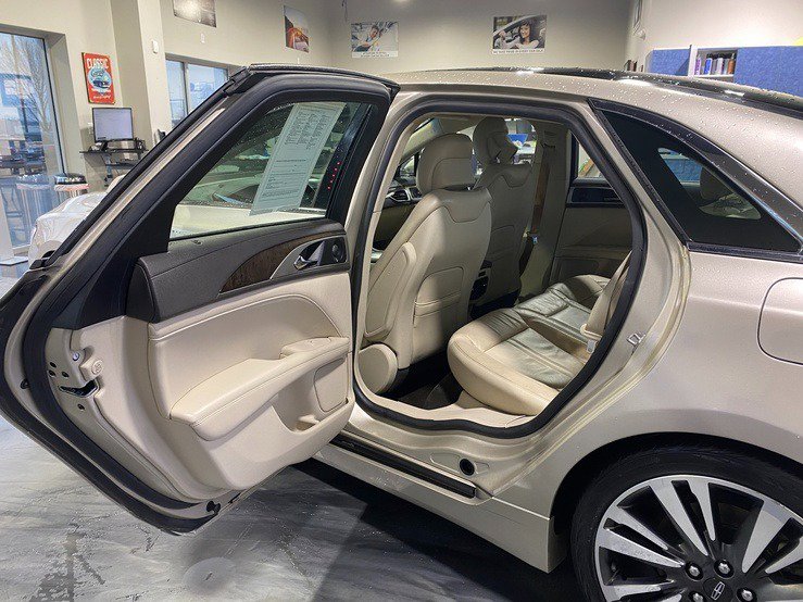 Used 2017 Lincoln MKZ Reserve w/ Climate Package image 12