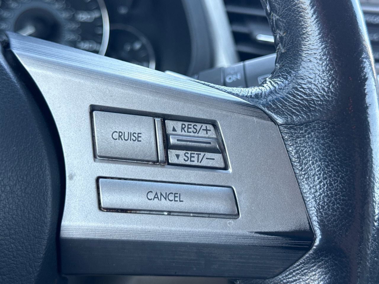 Used 2010 Subaru Outback 2.5i Limited AWD/4WD image 26