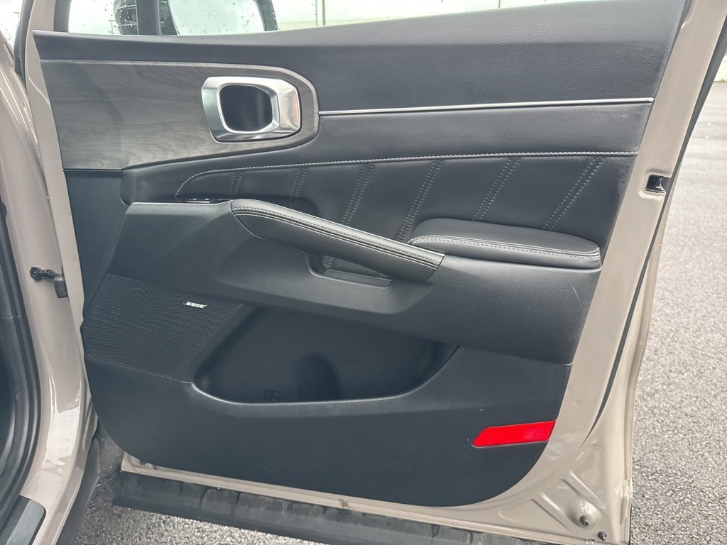 Used 2024 Kia Sorento SX Prestige image 31