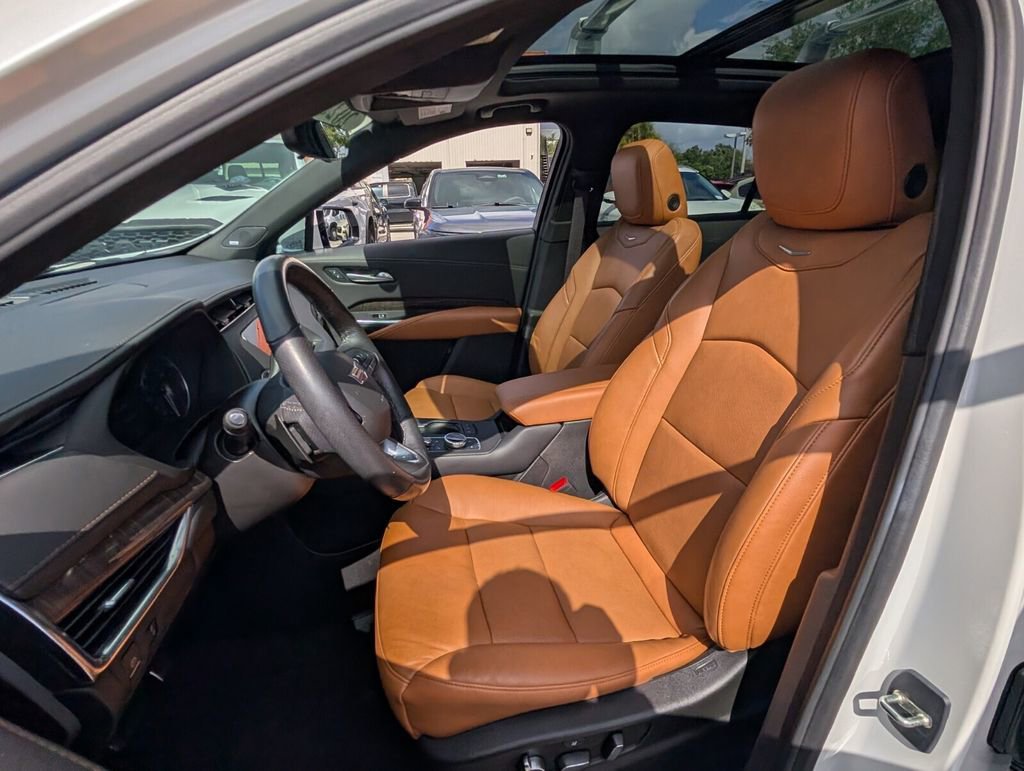 Used 2023 Cadillac XT4 Sport FWD image 10