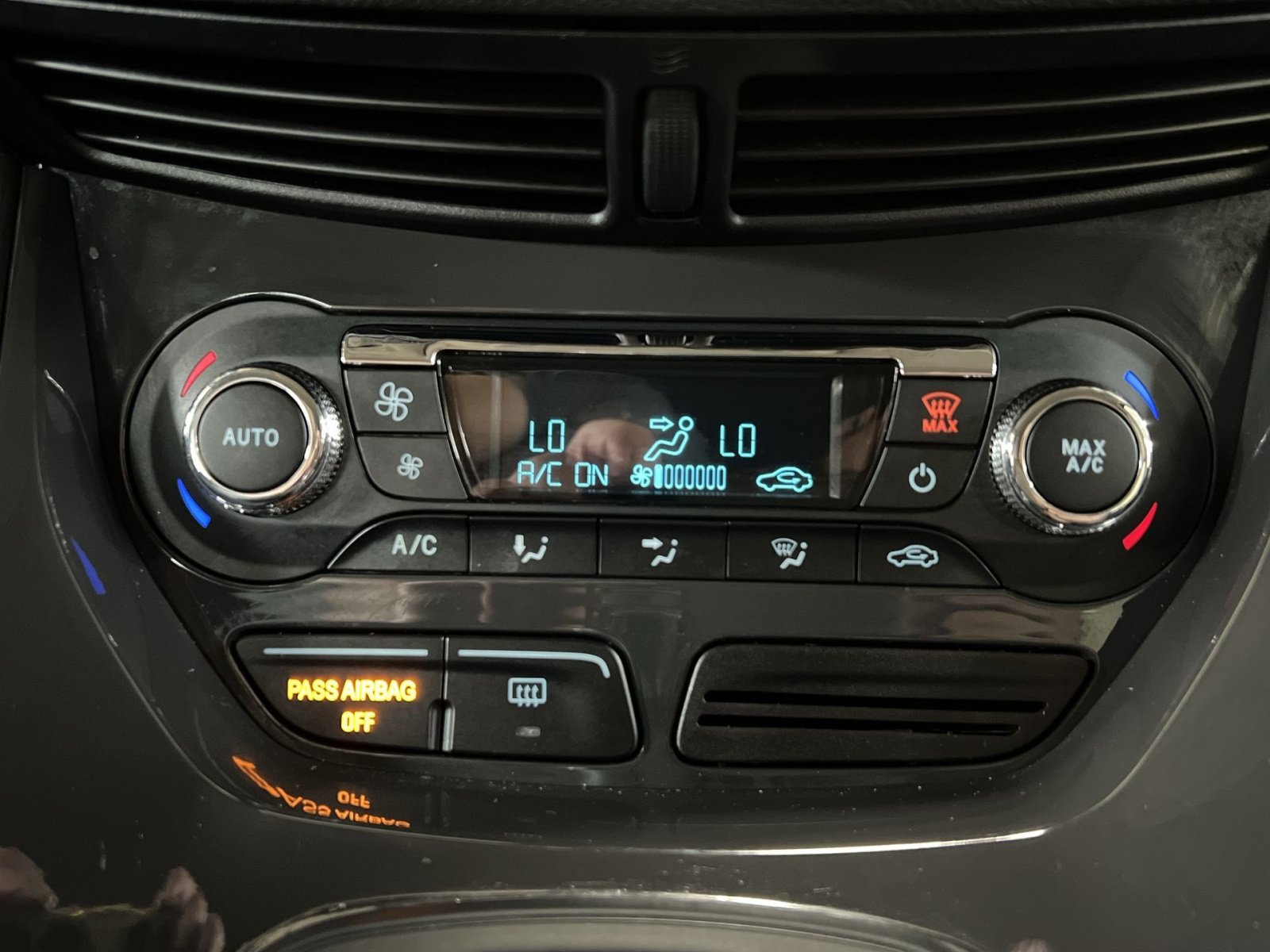 Used 2016 Ford Escape Titanium AWD/4WD image 21