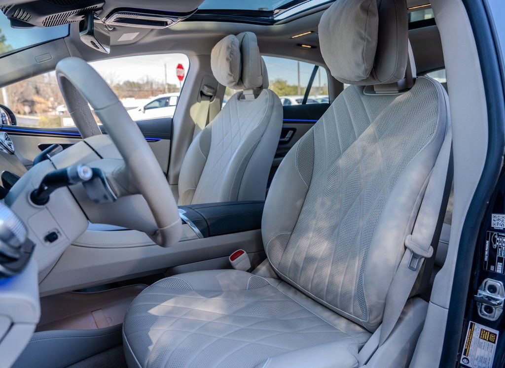 Used 2023 Mercedes-Benz EQS 580 4MATIC Sedan image 18