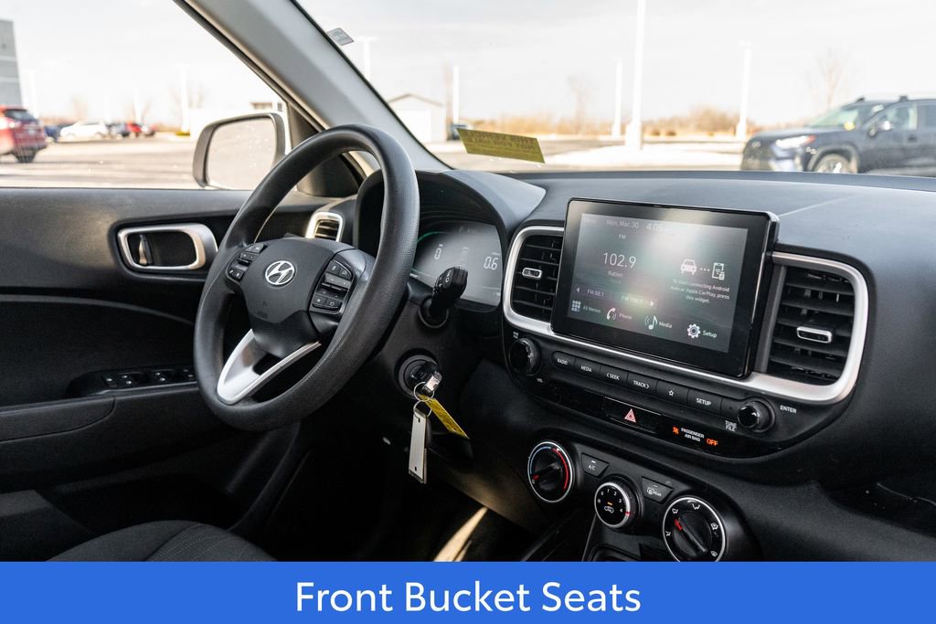 Used 2023 Hyundai Venue SE FWD image 11