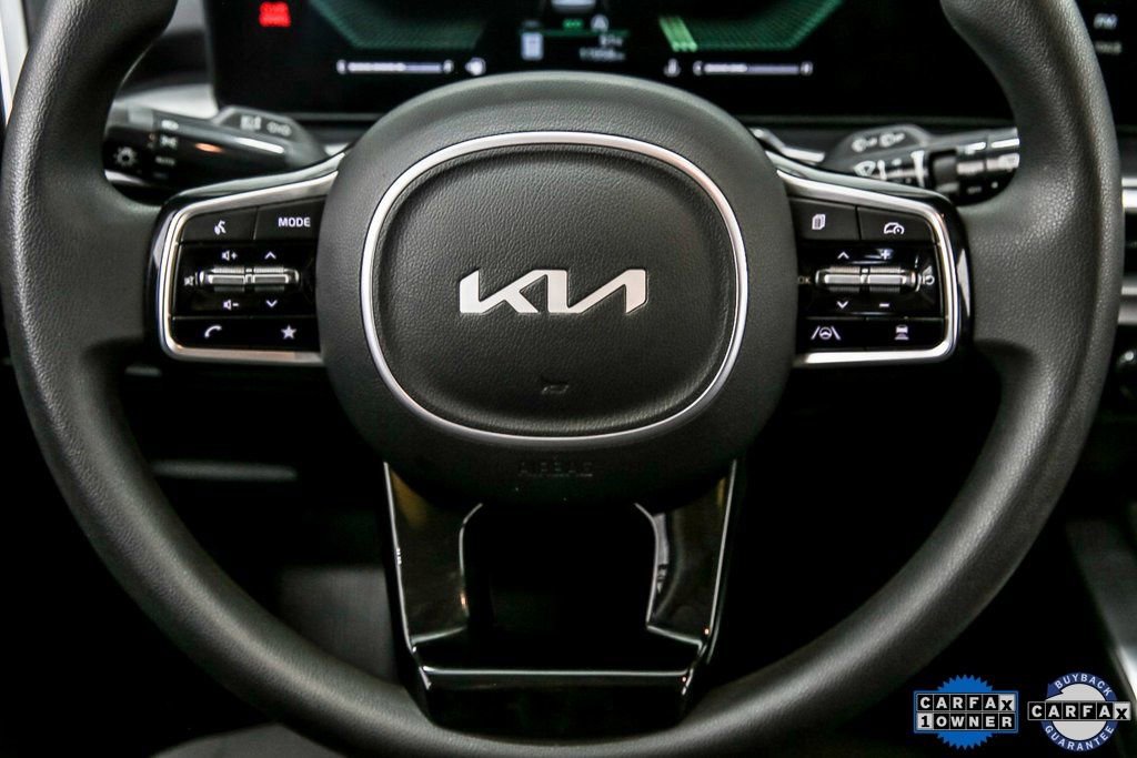 Used 2025 Kia Sorento LX image 25
