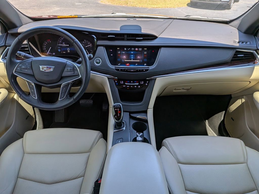 Used 2019 Cadillac XT5 Premium Luxury w/ Driver Assist Package image 18