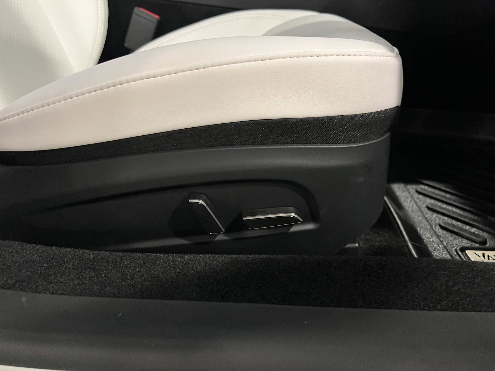 Used 2025 Tesla Model 3 Long Range image 37