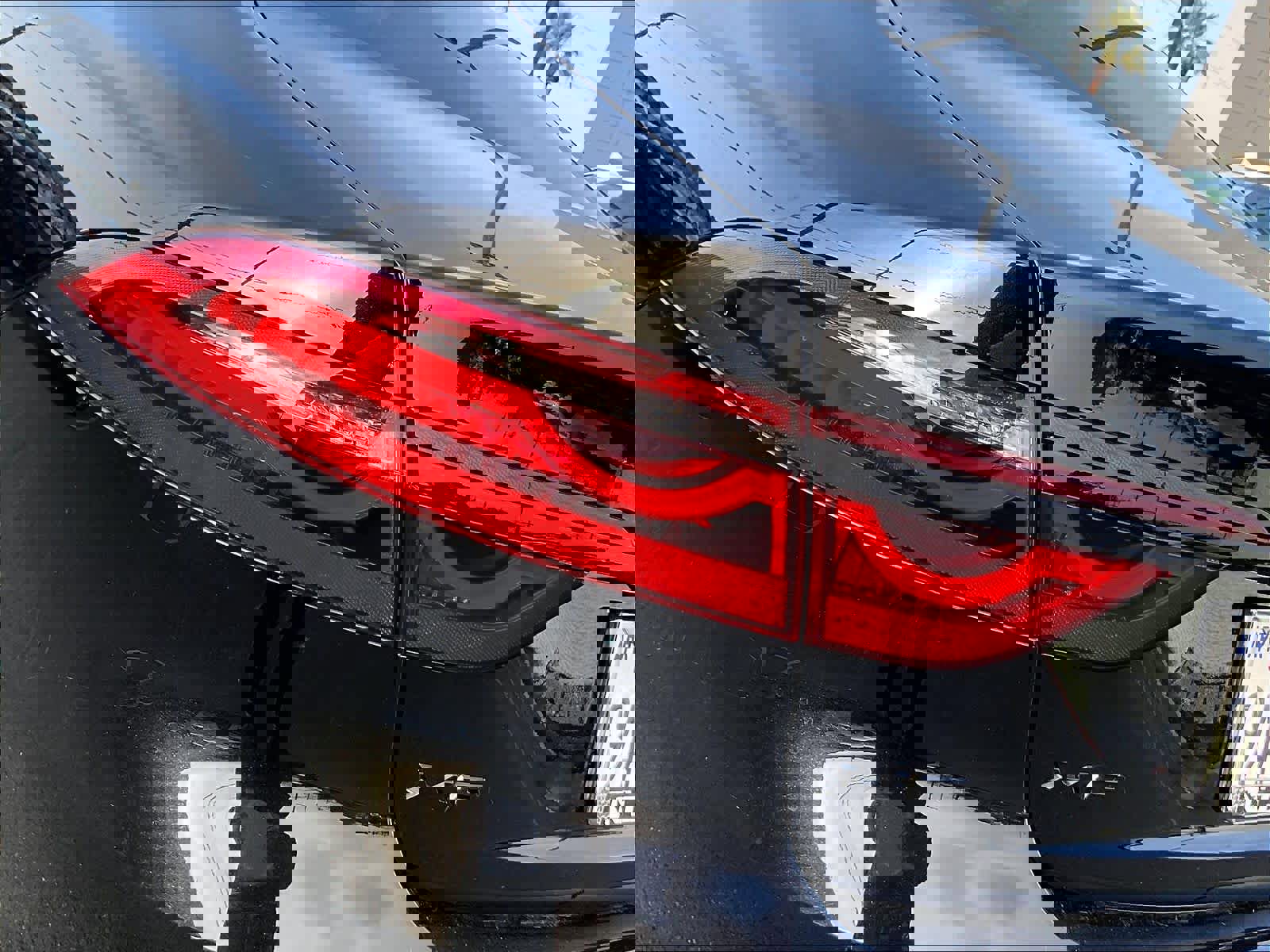 Used 2022 Jaguar XF SE image 29