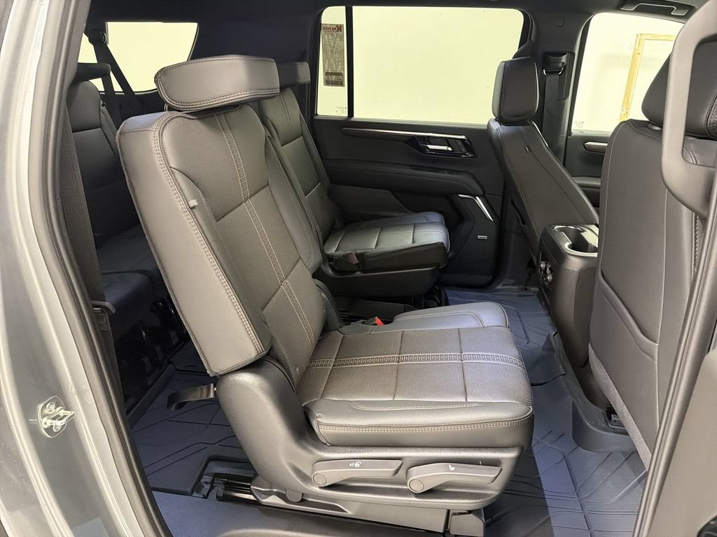 New 2026 Chevrolet Suburban High Country AWD/4WD image 28