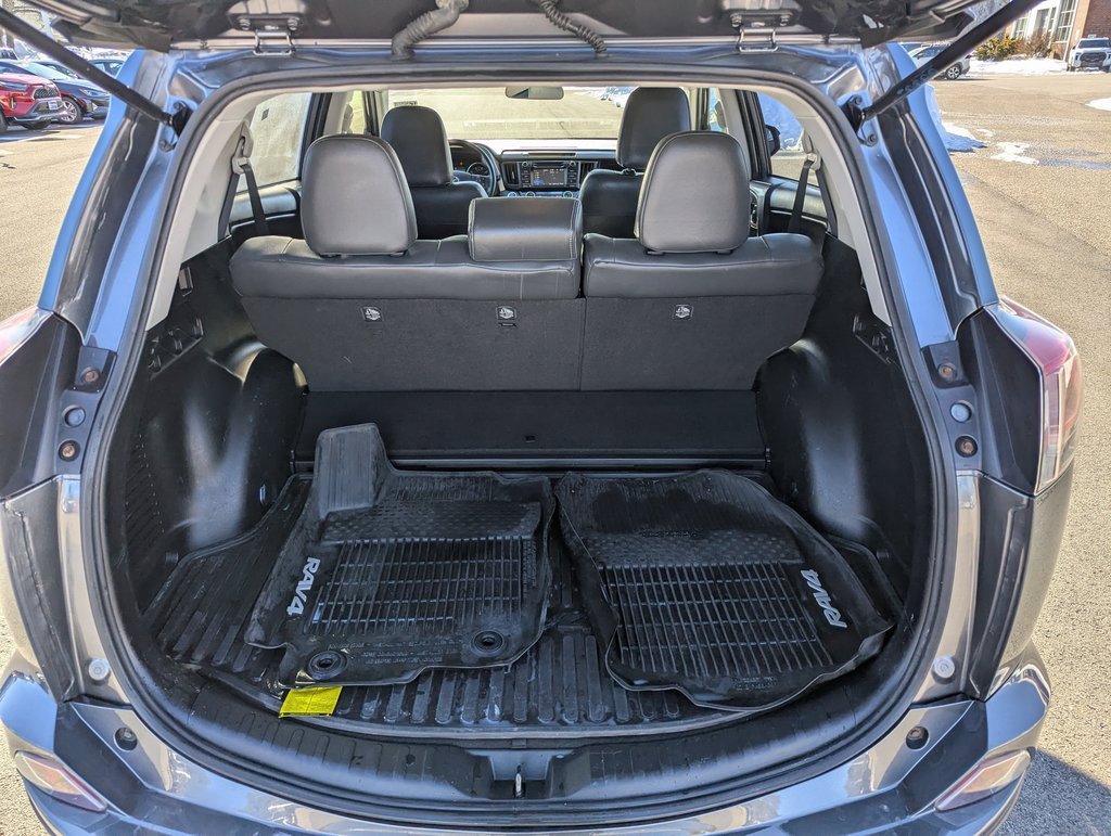 Used 2018 Toyota RAV4 XLE image 12