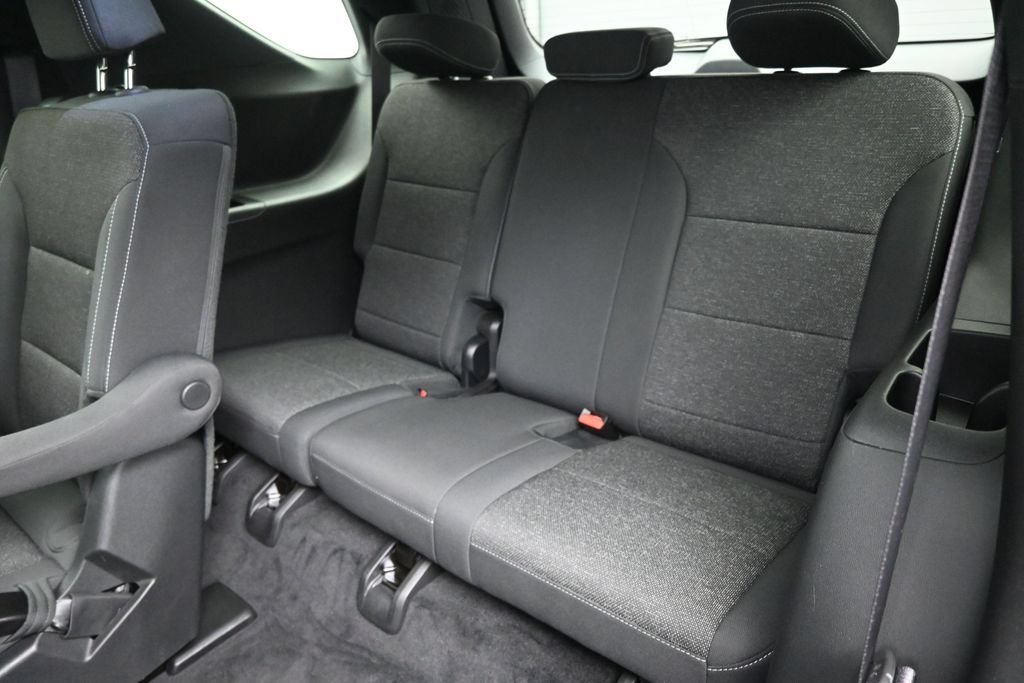 Used 2025 Chevrolet Traverse LT FWD image 15