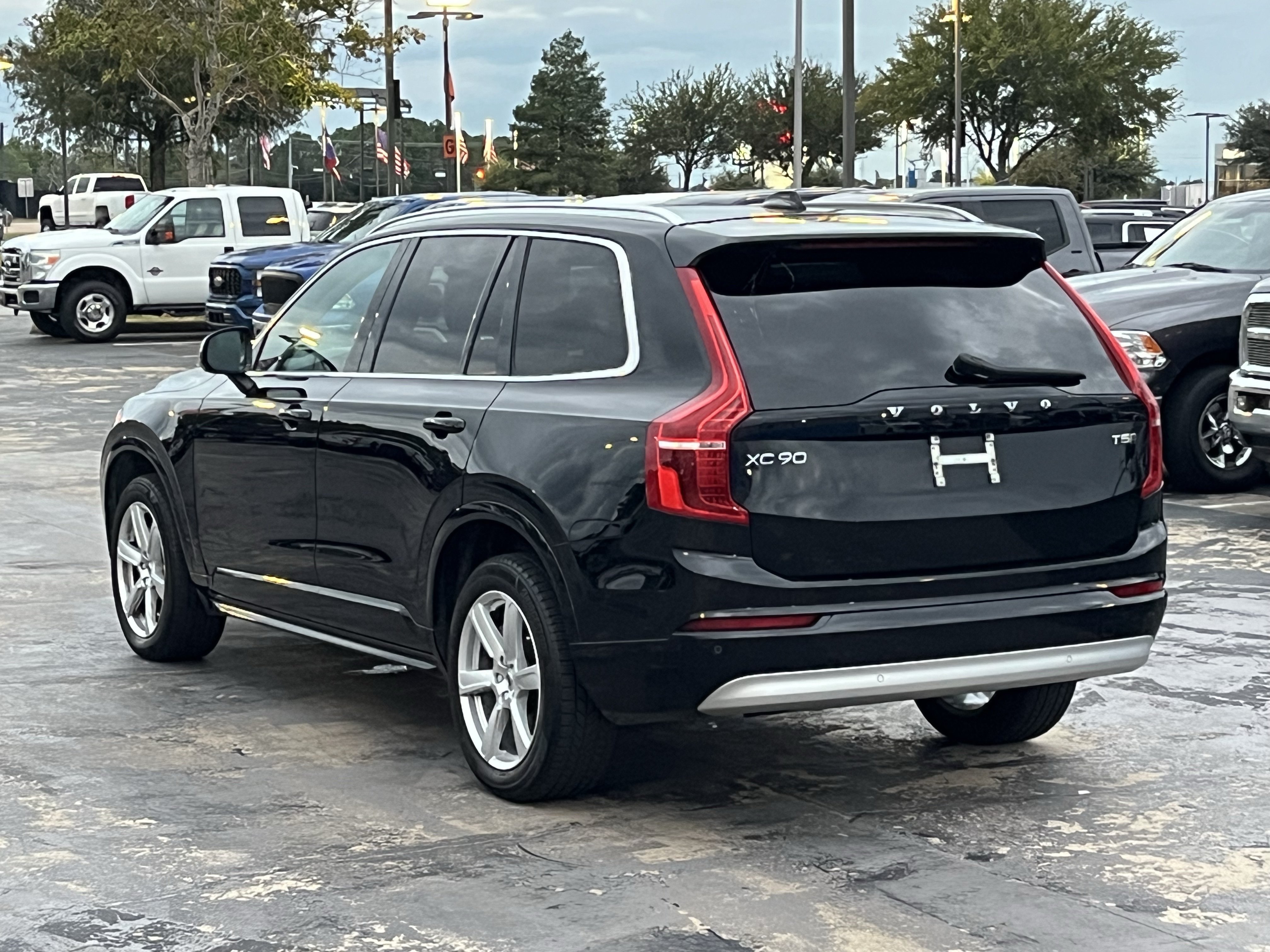 Used 2022 Volvo XC90 T5 Momentum AWD/4WD image 11