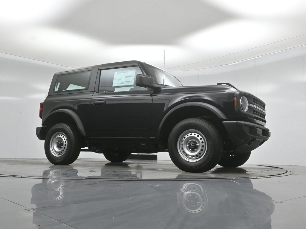 New 2026 Ford Bronco 2-Door AWD/4WD image 3