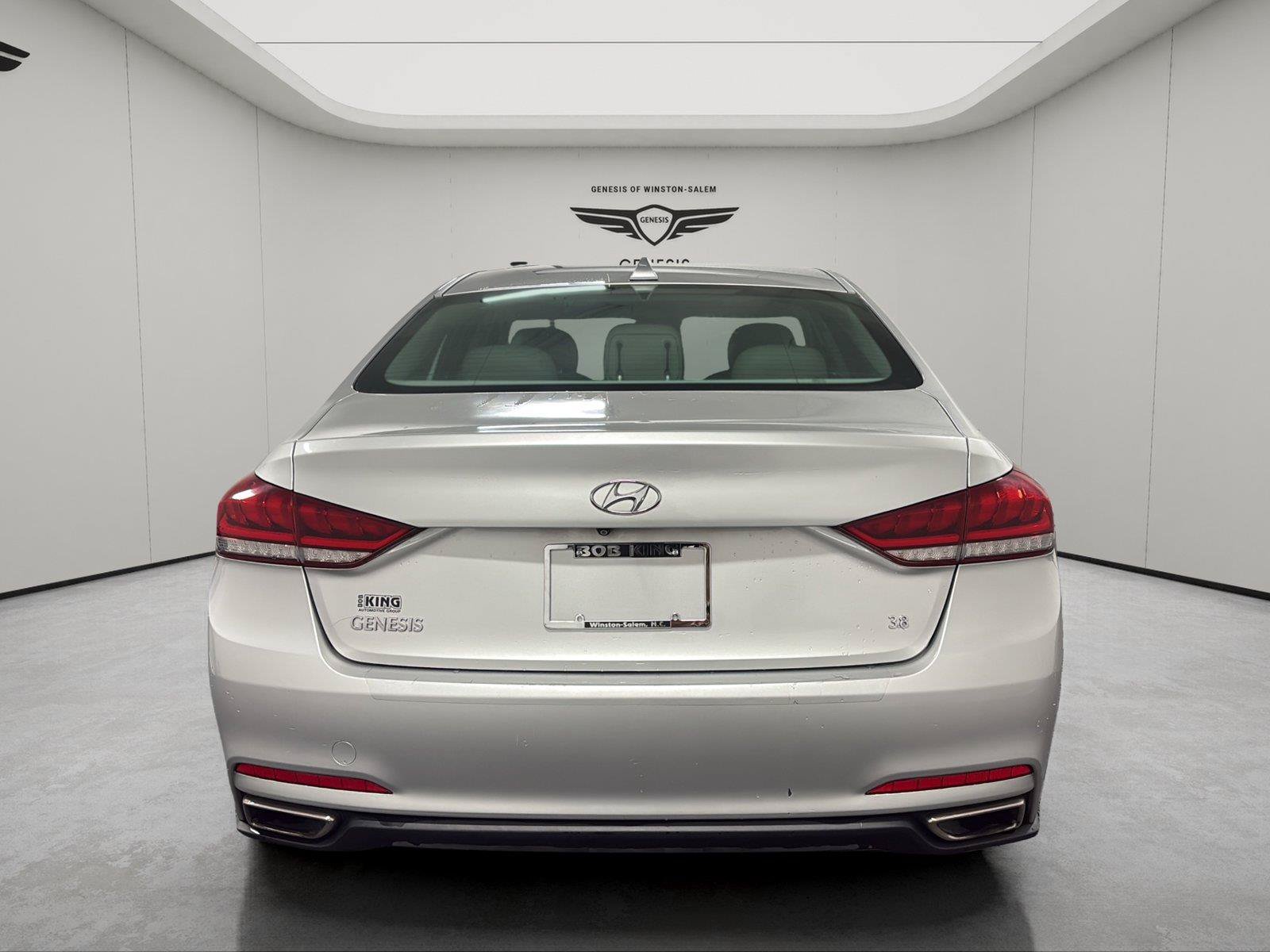 Used 2015 Hyundai Genesis 3.8 RWD image 4