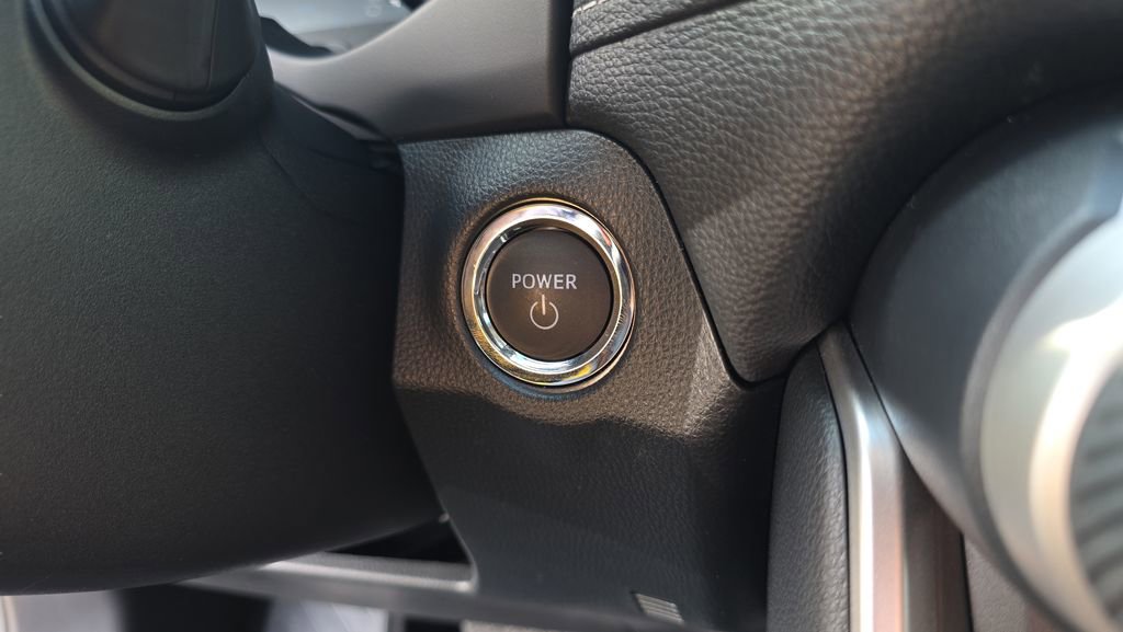 Used 2025 Toyota RAV4 XLE image 27