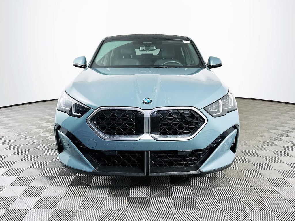 Certified 2024 BMW X2 xDrive28i w/ Technology Package image 4