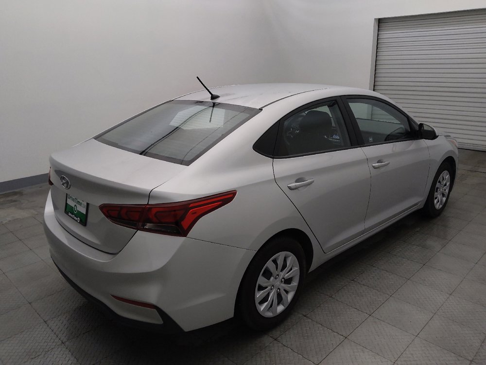 Used 2020 Hyundai Accent SE FWD image 9