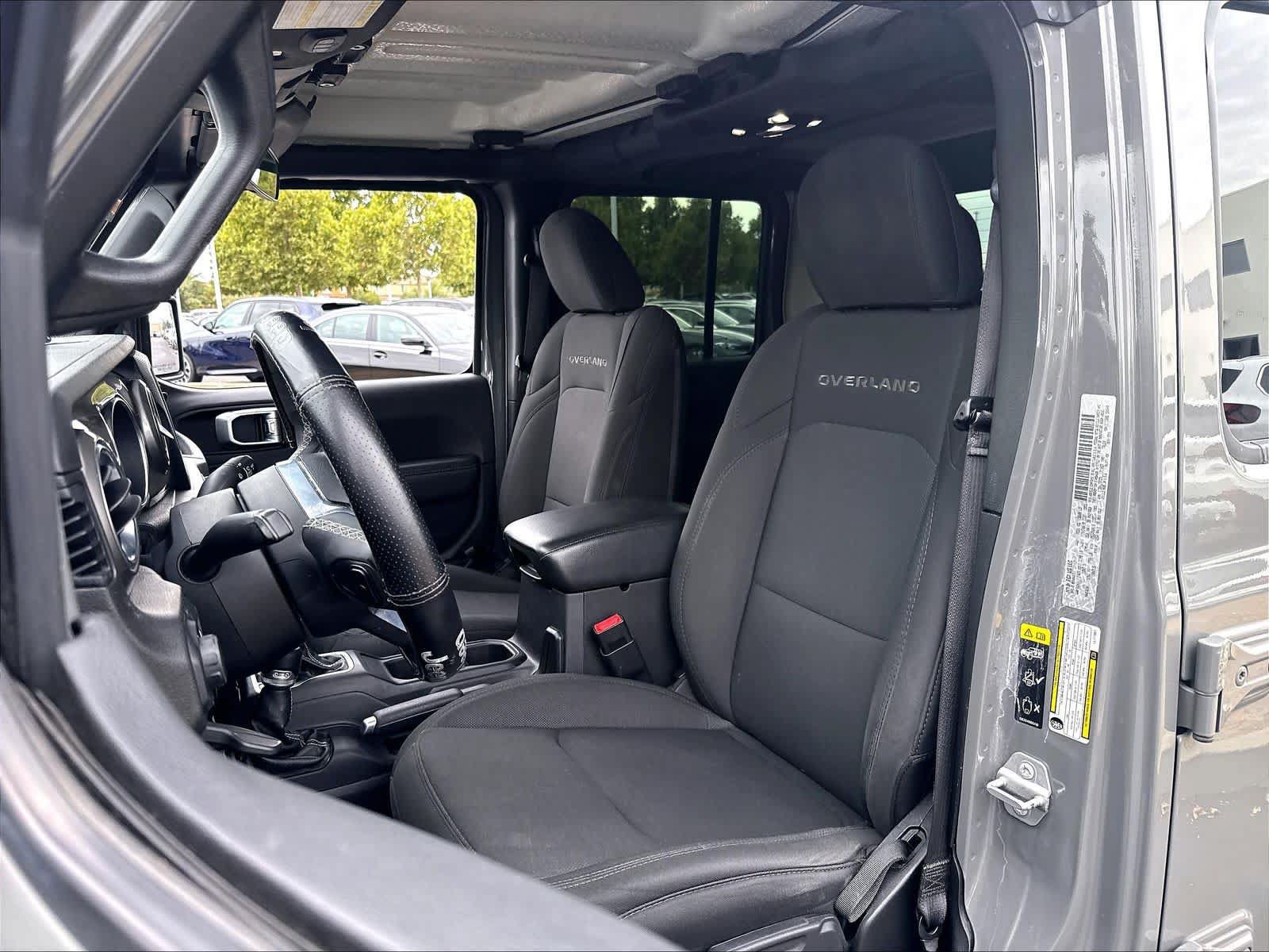 Used 2020 Jeep Gladiator Overland AWD/4WD image 24