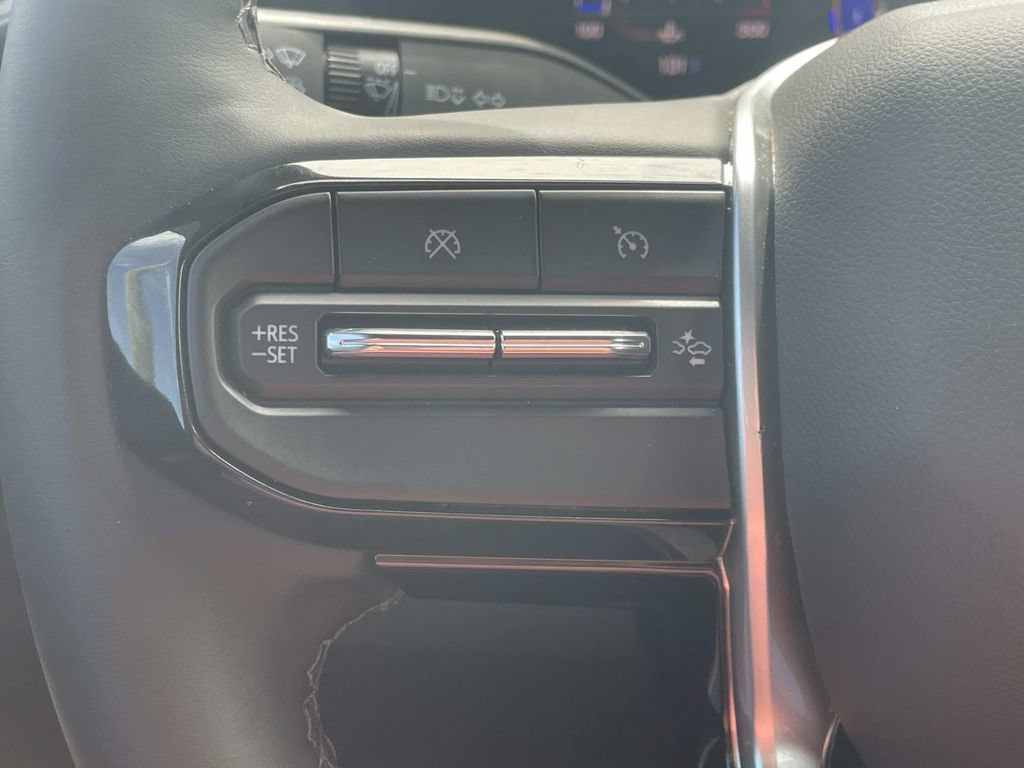 Used 2025 Chevrolet Colorado Trail Boss AWD/4WD image 27