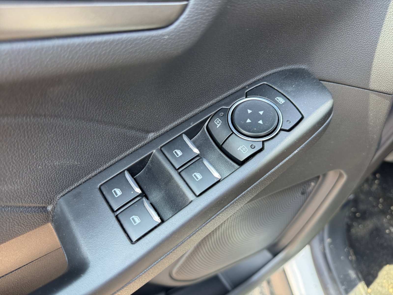 New 2025 Ford Escape SE image 20