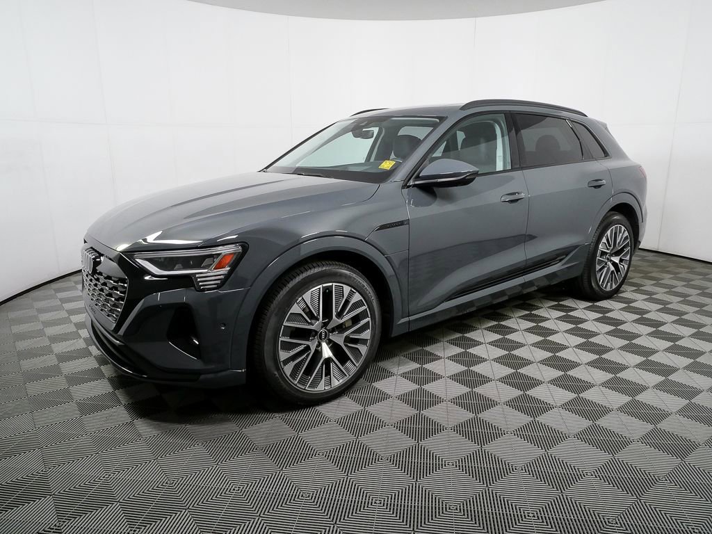 Used 2024 Audi Q8 e-tron Prestige w/ Prestige Package image 29