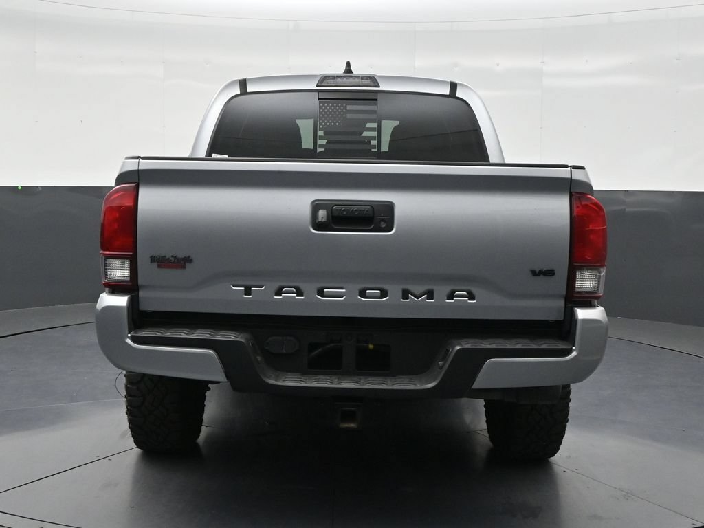 Used 2022 Toyota Tacoma SR5 w/ Technology Package RWD image 4