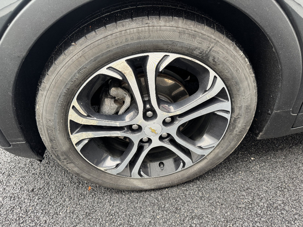 Used 2018 Chevrolet Bolt Premier w/ Driver Confidence II Package image 21