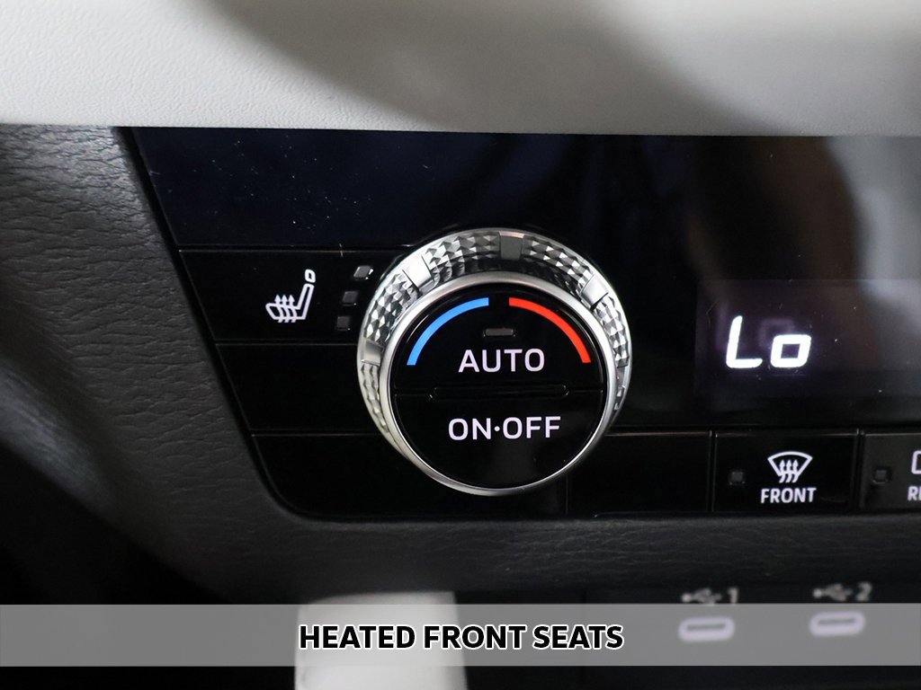 New 2025 Mitsubishi Outlander SE image 9