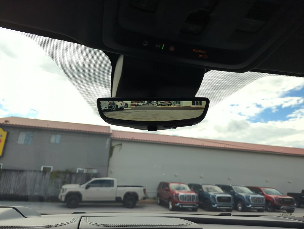 Used 2025 GMC Yukon AT4 w/ AT4 Premium Package AWD/4WD image 26