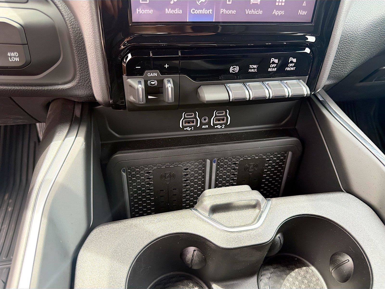 New 2026 RAM 2500 Laramie w/ Night Edition AWD/4WD image 28