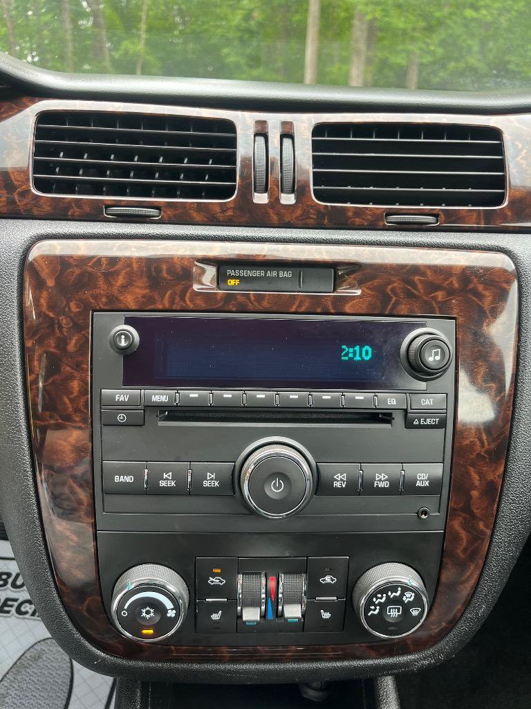 Used 2016 Chevrolet Impala LTZ FWD image 37