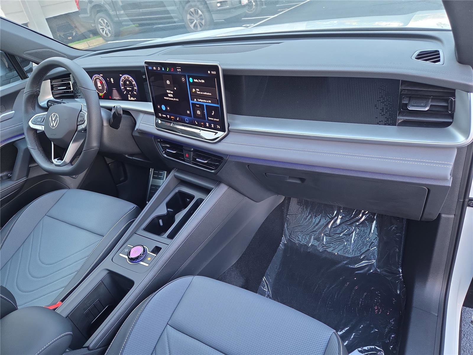 New 2025 Volkswagen Tiguan SE R-Line image 12