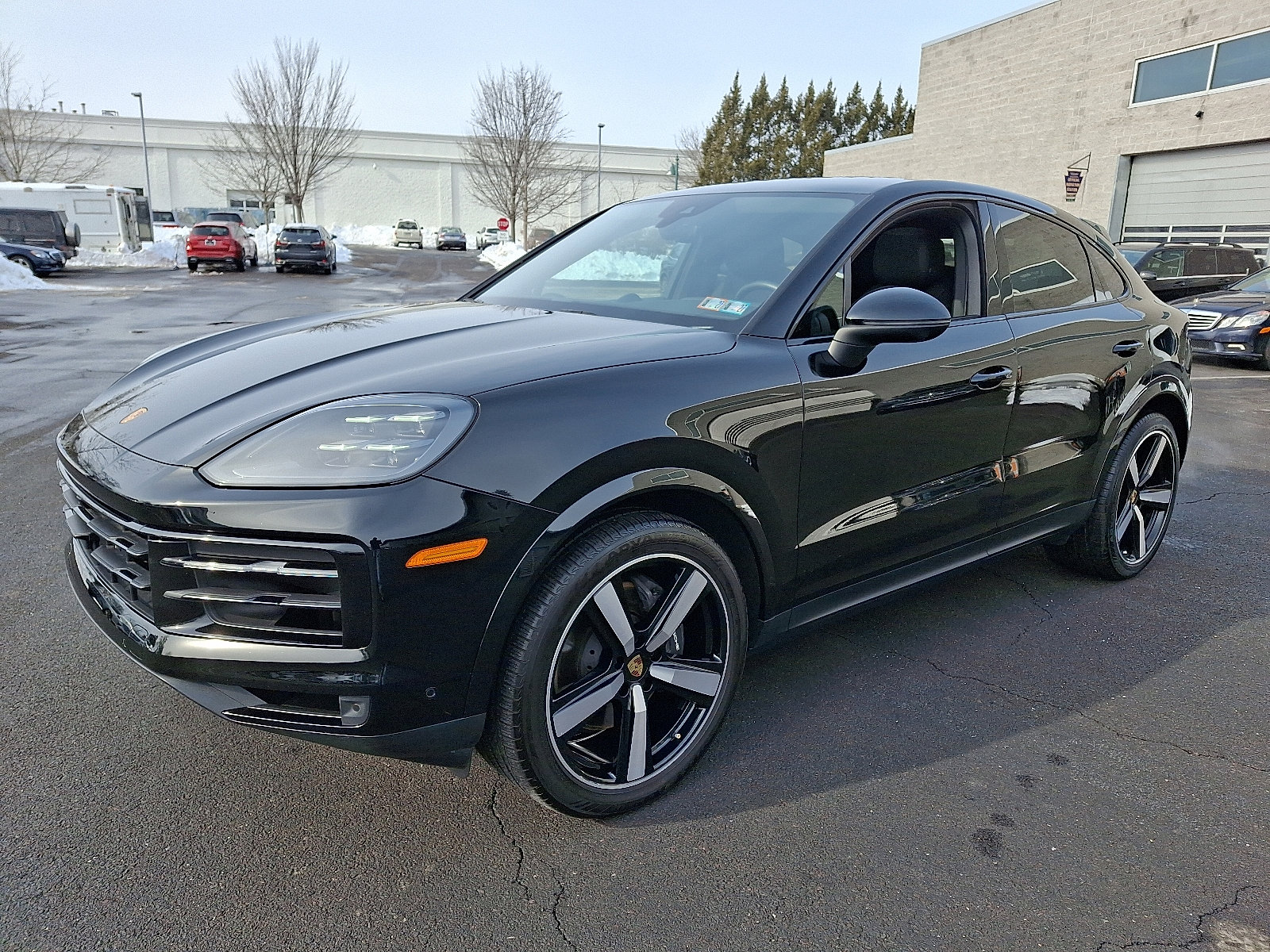 Used 2024 Porsche Cayenne Coupe image 3