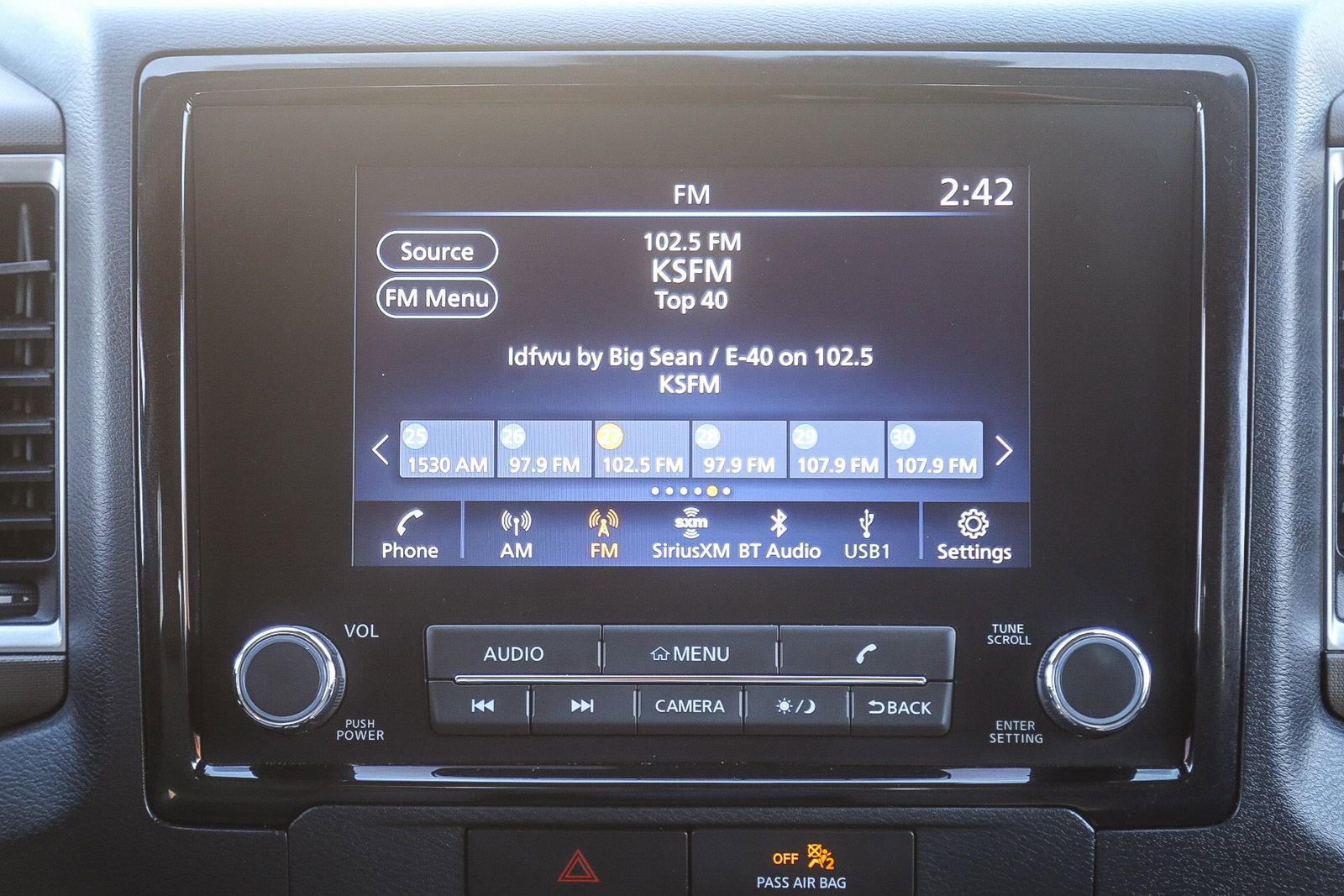 Used 2022 Nissan Frontier SV w/ Technology Package image 13