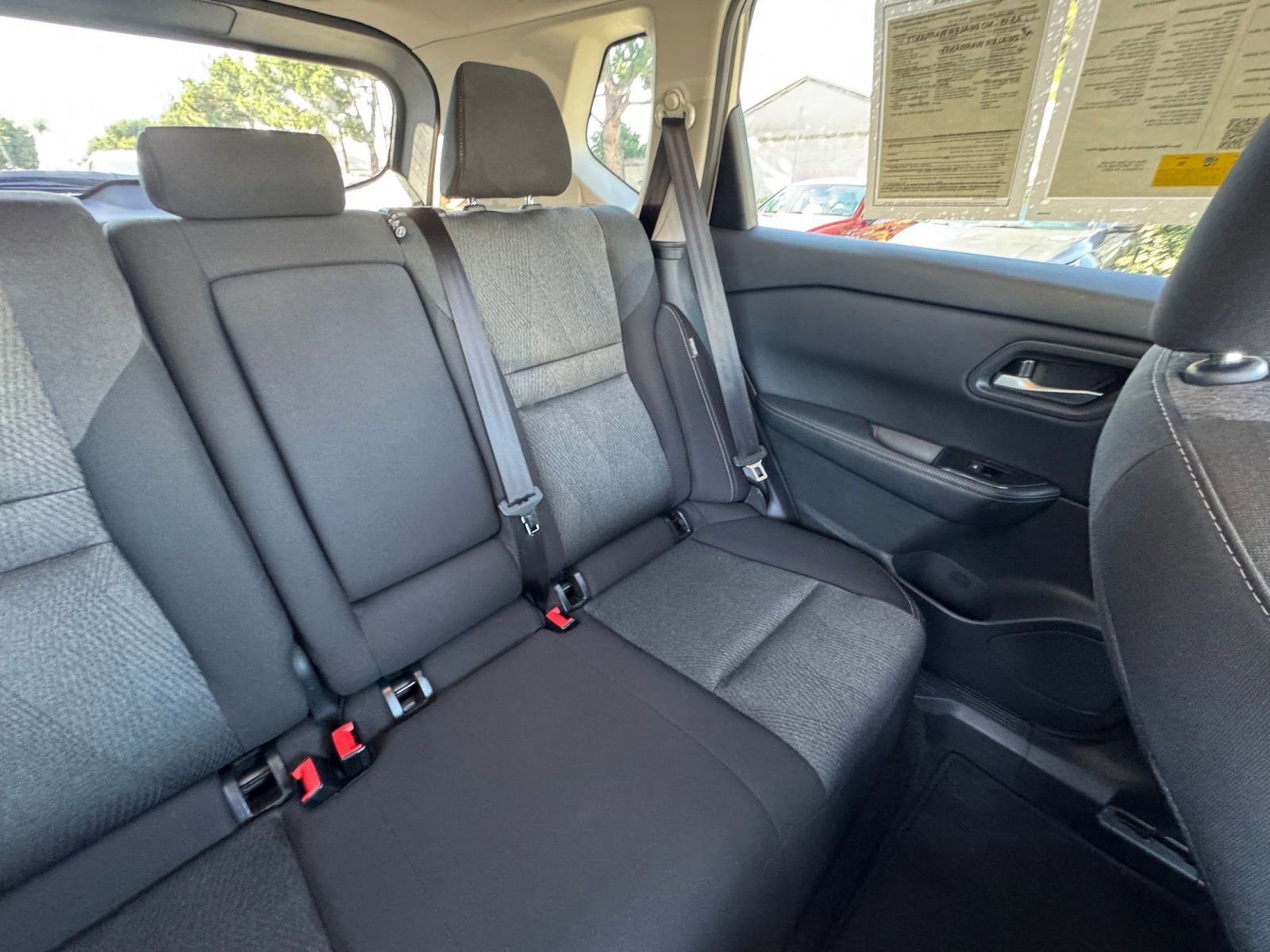 Used 2025 Nissan Rogue SV AWD/4WD image 39