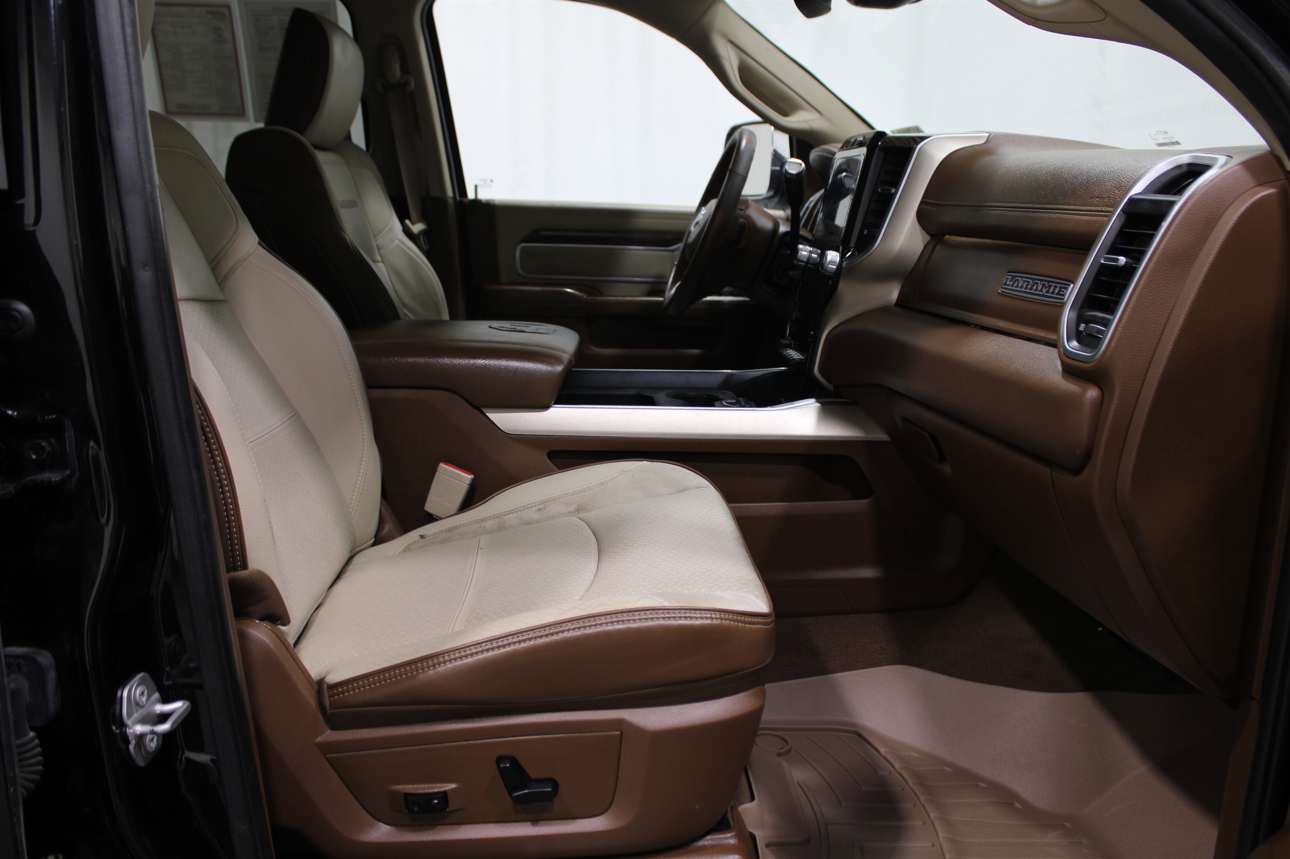 Used 2020 RAM 2500 Laramie image 27